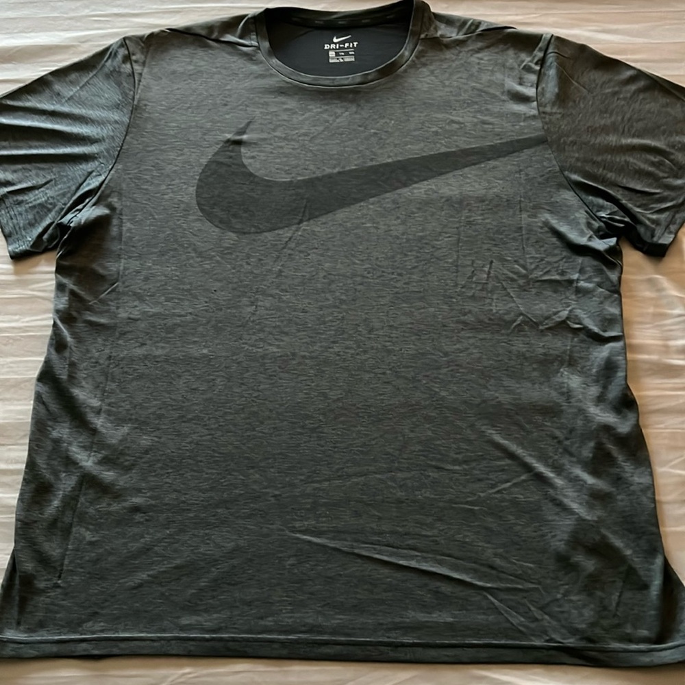Nike Men’s DRI-FIT XXL Gray Tshirt